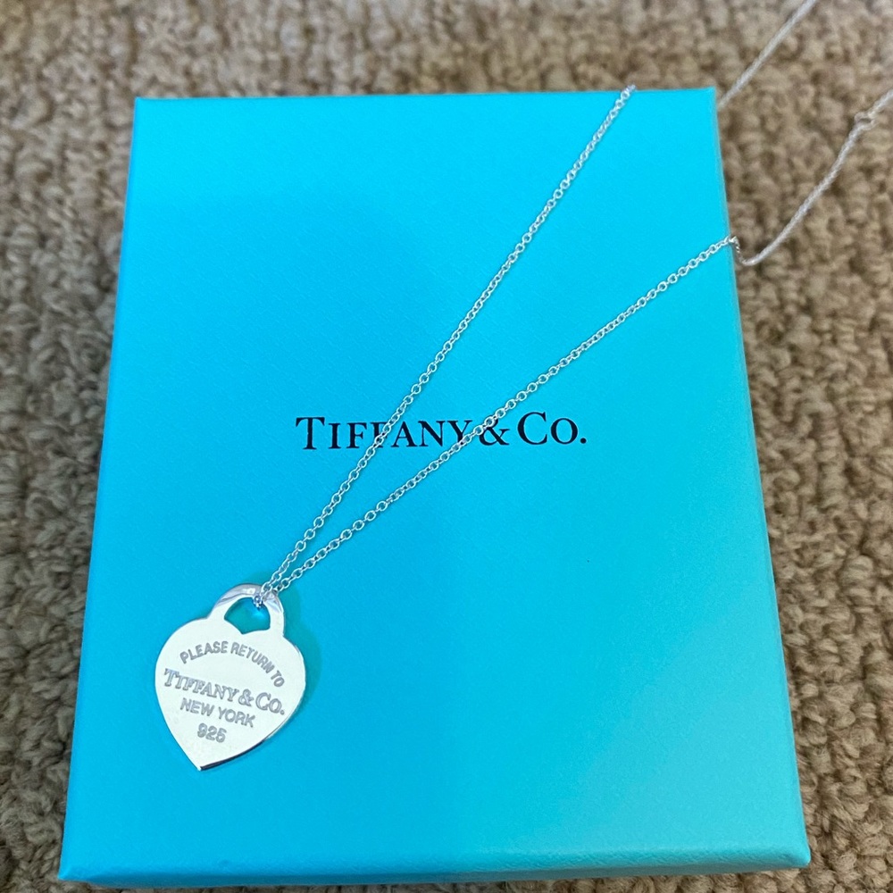Return to Tiffany Blue Pendant